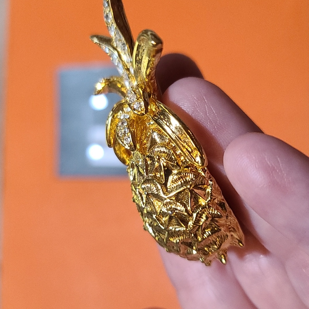Pineapple 🍍 Anyone?? KJL Kenneth Jay Lane and BAUBLEBAR Combo! Brooch & Ears! - Picture 8 of 15